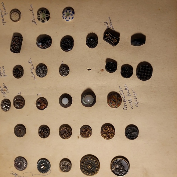 Antique Buttons Different Designs On Cardboard By Grandma Metal Steel Misc - Picture 10 of 11